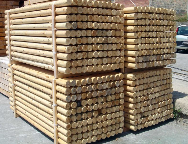 Postes de madera redondos