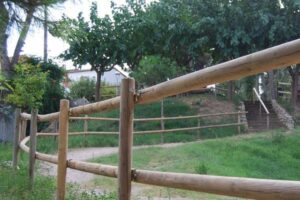Poste de madera para cercado