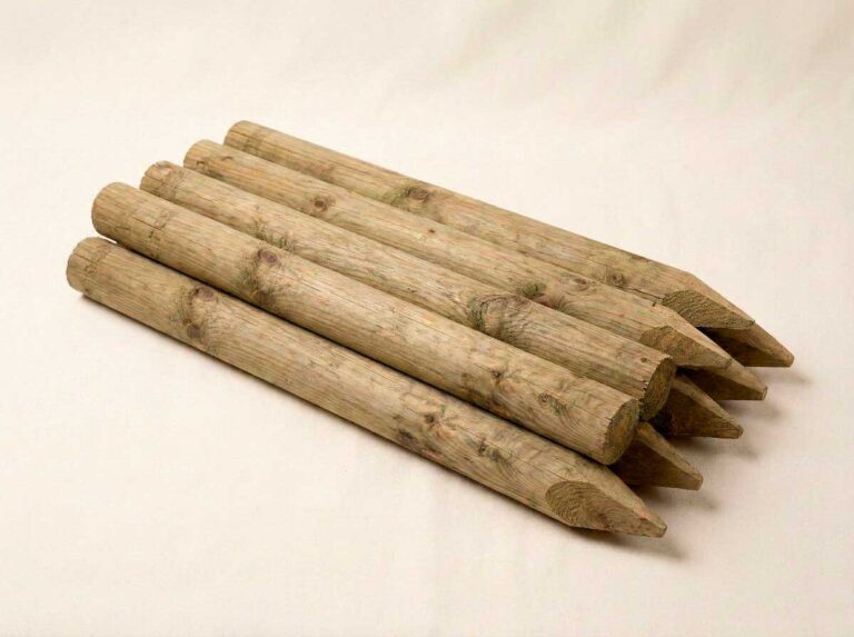 Poste de madera tratada 2,3 m x Ø 10 cm (mínimo 90 unidades)